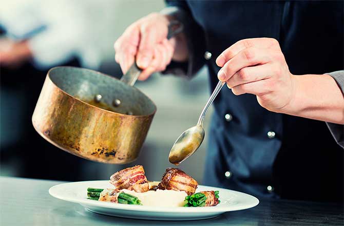 Platillo gourmet servido por el chef privado de Casa Corazón
