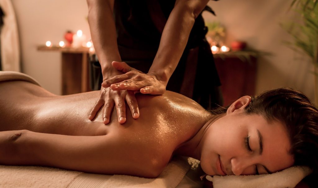 Masaje relajante de spa frente al mar en Casa Corazón, Playa del Carmen